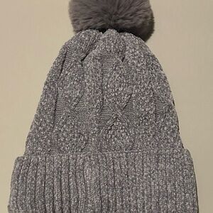 Gray Knit Pom-Pom Beanie
